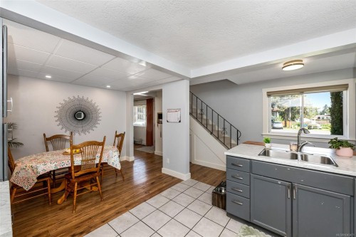 3338 Glacier St, Duncan, BC 