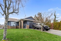 874 Aberdeen Dr Parksville, BC V9P 2L9