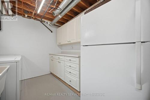 20 Malcolm Crescent, Brampton, ON - Indoor Photo Showing Laundry Room