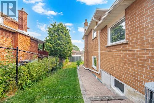 20 Malcolm Crescent, Brampton, ON - Outdoor With Exterior