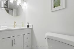 Main bathroom - 