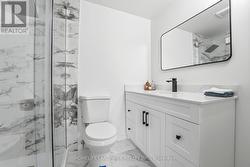 Master bedroom ensuite - 
