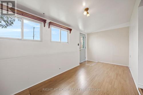 221 Samuelson Street, Cambridge, ON - Indoor Photo Showing Other Room