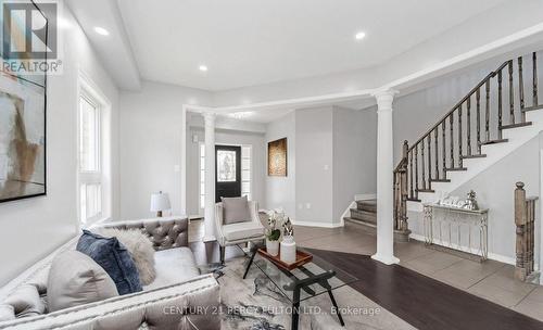 91 Laprade Square, Clarington, ON - Indoor Photo Showing Living Room