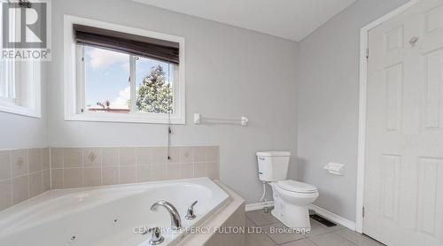 91 Laprade Square, Clarington, ON - Indoor Photo Showing Bathroom