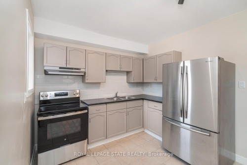 60 Keith Street, Hamilton, ON - Indoor Photo Showing Kitchen With Double Sink