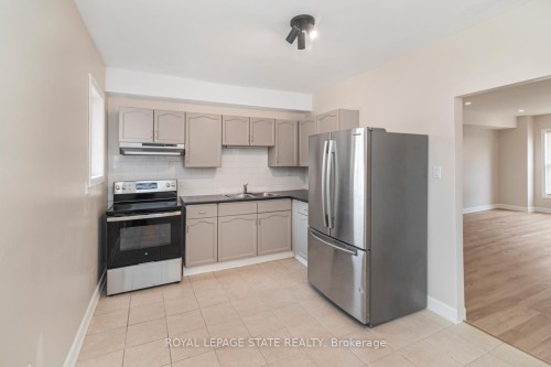 60 Keith Street, Hamilton, ON - Indoor Photo Showing Kitchen With Double Sink