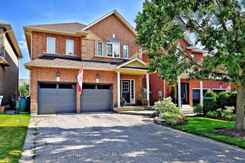 81 Woodbury Crescent  Newmarket, ON L3X 2T2