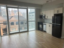 1707-126 Simcoe Street Toronto, ON M5H 4E6