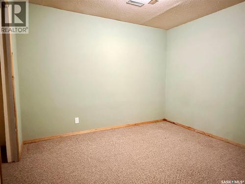 330 Aspen Drive, Swift Current, SK - Indoor Photo Showing Other Room