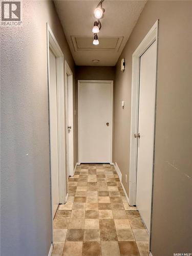 330 Aspen Drive, Swift Current, SK - Indoor Photo Showing Other Room