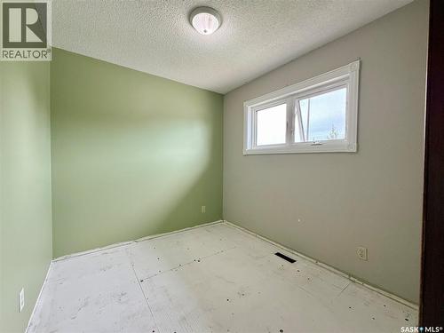 330 Aspen Drive, Swift Current, SK - Indoor