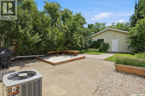 3625 Victoria Avenue, Regina, SK - Outdoor