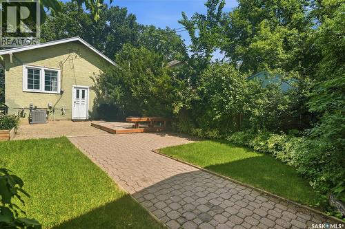 3625 Victoria Avenue, Regina, SK - Outdoor