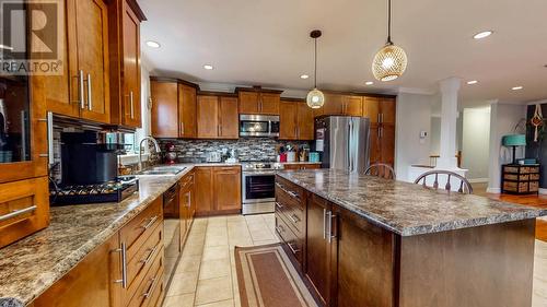 21 Eagle River Drive, Conception Bay South, NL - Indoor Photo Showing Kitchen With Double Sink With Upgraded Kitchen