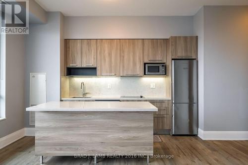 #4303 - 36 Park Lawn Road, Toronto, ON - Indoor Photo Showing Kitchen With Upgraded Kitchen