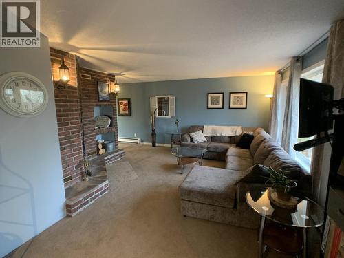 19 Raven Crescent, Fort Nelson, BC - Indoor Photo Showing Living Room