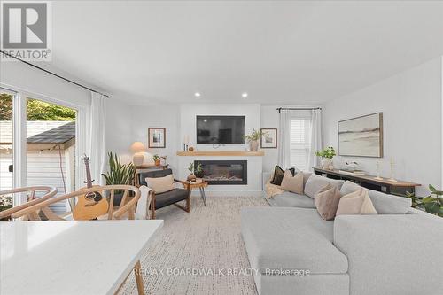43 Peacock Crescent, Ottawa, ON - Indoor Photo Showing Living Room With Fireplace