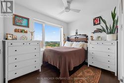 Bedroom views toward the Ottawa River - 