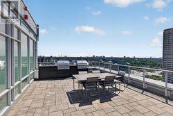 Relax and entertain on the rooftop terrace - 