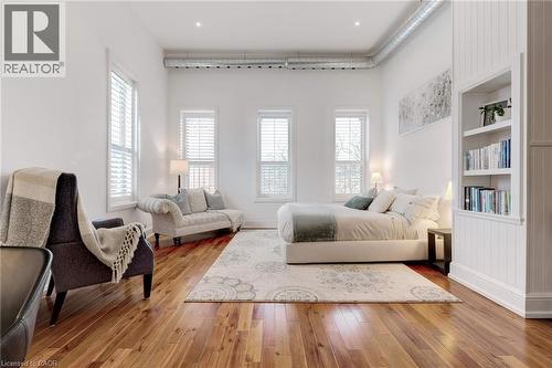 205 King Street E Unit# 2, Hamilton, ON - Indoor Photo Showing Living Room