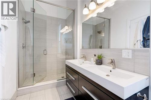 205 King Street E Unit# 2, Hamilton, ON - Indoor Photo Showing Bathroom