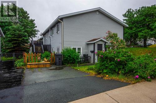 Bachelor parking and entrance - 23 Third Street, Mount Pearl, NL - Outdoor