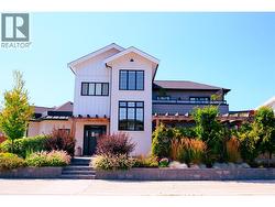 876 JOHNSON Street Summerland, BC V0H 1Z9