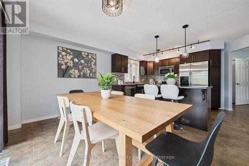 138 Flanders Road, Waterloo, ON - Indoor Photo Showing Dining Room