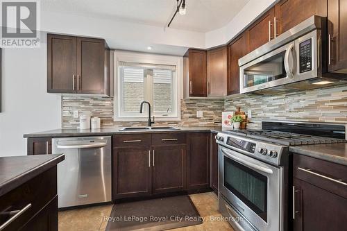 138 Flanders Road, Waterloo, ON - Indoor Photo Showing Kitchen With Double Sink With Upgraded Kitchen