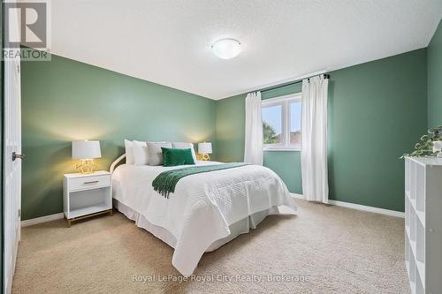 138 Flanders Road, Waterloo, ON - Indoor Photo Showing Bedroom
