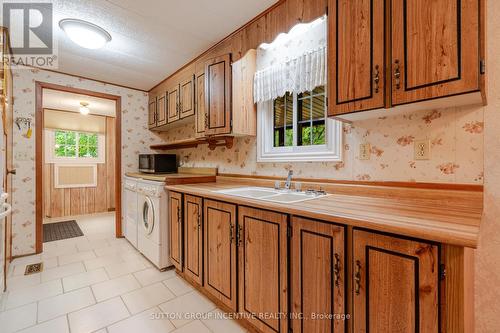 6 Willow Landing, Innisfil, ON - Indoor Photo Showing Kitchen With Double Sink