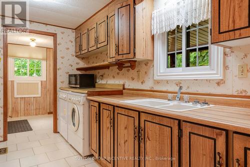 6 Willow Landing, Innisfil, ON - Indoor Photo Showing Laundry Room