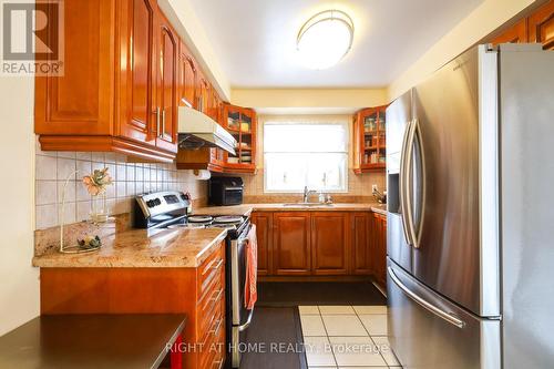 31 Stargell Crescent, Markham, ON - Indoor Photo Showing Kitchen