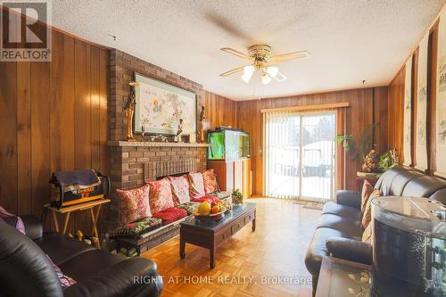 31 Stargell Crescent, Markham, ON - Indoor Photo Showing Living Room