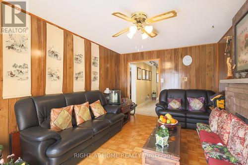 31 Stargell Crescent, Markham, ON - Indoor Photo Showing Living Room