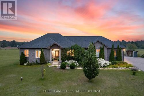 2 HARRY PARKER PLACE  Adjala-Tosorontio, ON L0M 1J0