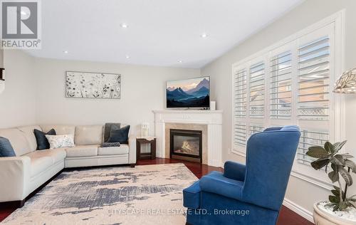 3324 Equestrian Crescent, Mississauga, ON - Indoor Photo Showing Living Room With Fireplace