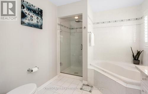 3324 Equestrian Crescent, Mississauga, ON - Indoor Photo Showing Bathroom