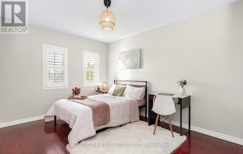 3324 Equestrian Crescent, Mississauga, ON - Indoor Photo Showing Bedroom