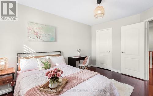 3324 Equestrian Crescent, Mississauga, ON - Indoor Photo Showing Bedroom