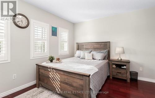 3324 Equestrian Crescent, Mississauga, ON - Indoor Photo Showing Bedroom