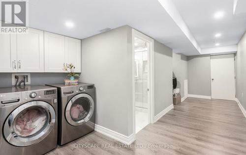 3324 Equestrian Crescent, Mississauga, ON - Indoor Photo Showing Laundry Room