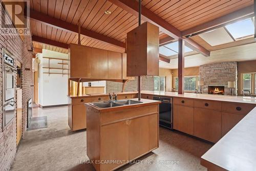 Open-concept kitchen area - 264 Mountain Brow Boulevard, Hamilton, ON - Indoor Photo Showing Kitchen With Double Sink