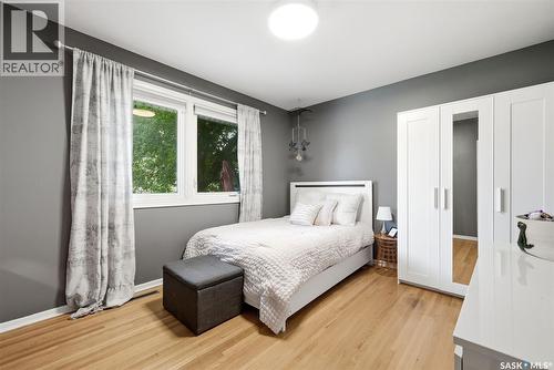 408 Mullin Avenue E, Regina, SK - Indoor Photo Showing Bedroom