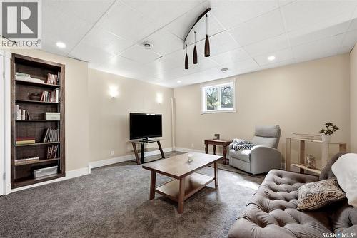 408 Mullin Avenue E, Regina, SK - Indoor