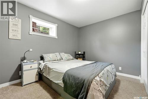 408 Mullin Avenue E, Regina, SK - Indoor Photo Showing Bedroom