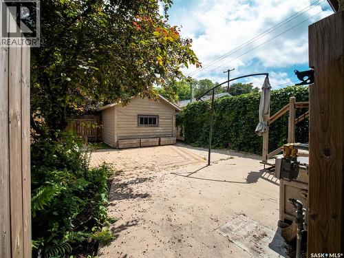 916 6Th Avenue N, Saskatoon, SK - Outdoor