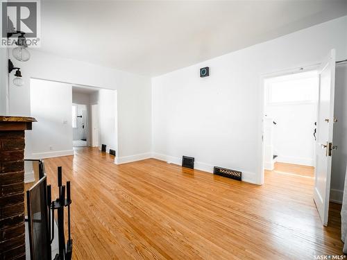 916 6Th Avenue N, Saskatoon, SK - Indoor Photo Showing Other Room