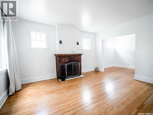 916 6Th Avenue N, Saskatoon, SK - Indoor With Fireplace